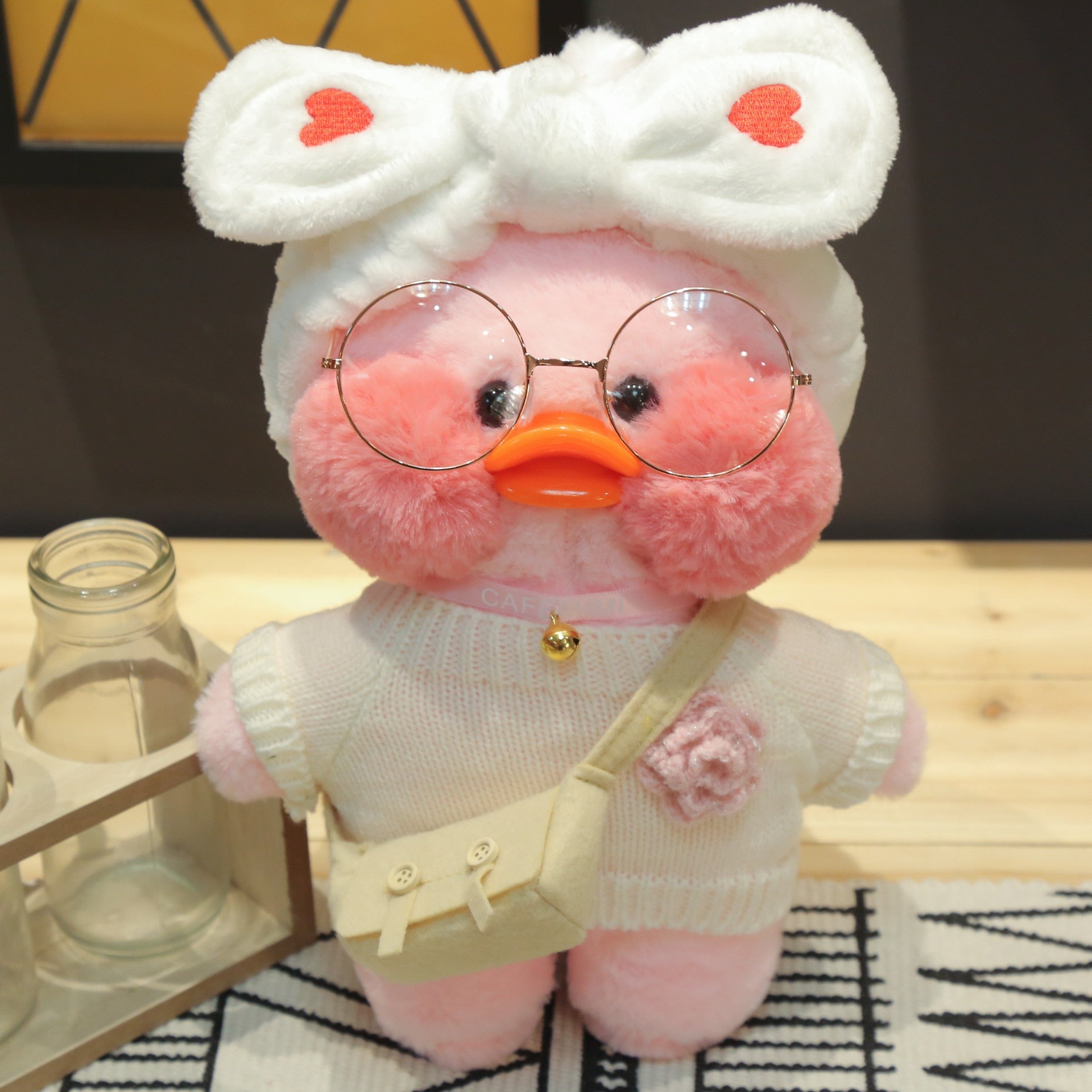 Pato Lalafanfan Rosa Paper Duck de pelúcia com roupas e acessórios Con