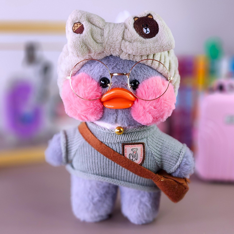 Paper Duck Pato Lalafanfan Cinza de pelúcia com roupas e acessórios blusão cinza com faixa urso