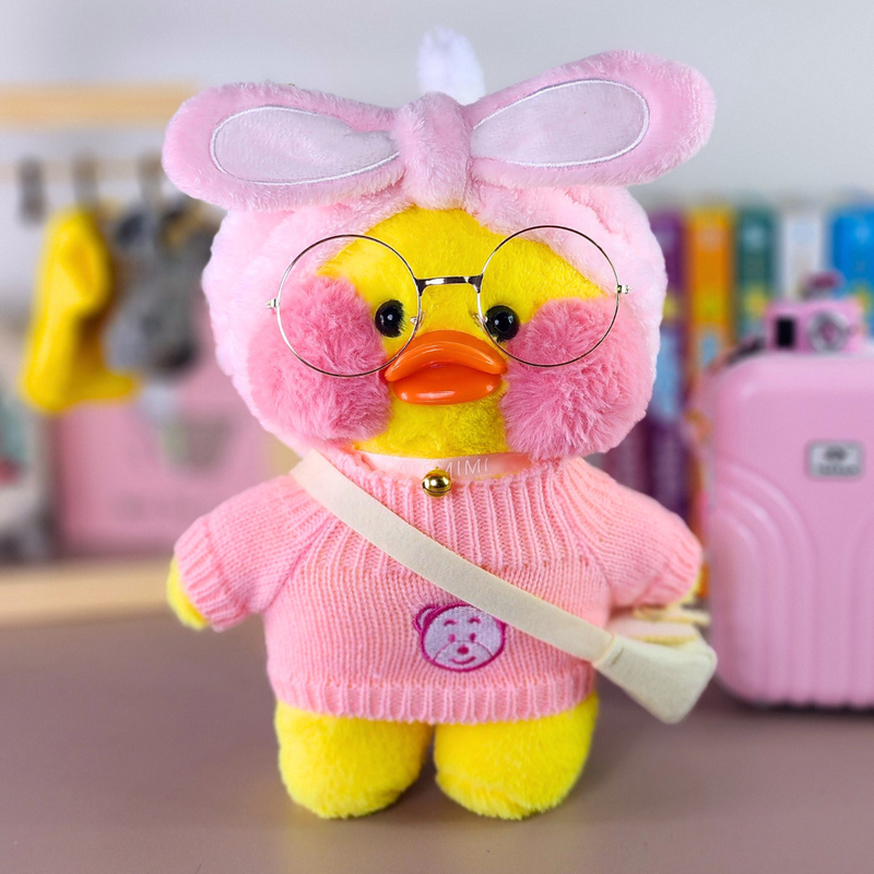 Paper Duck Pato Lalafanfan Amarelo de pelúcia com roupas e acessórios blusão rosa urso com faixa