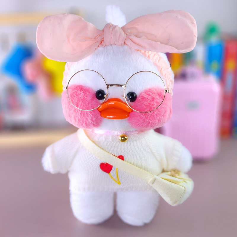 Paper Duck Pato Lalafanfan Branco de pelúcia com roupas e acessórios blusão branco com corações com faixa