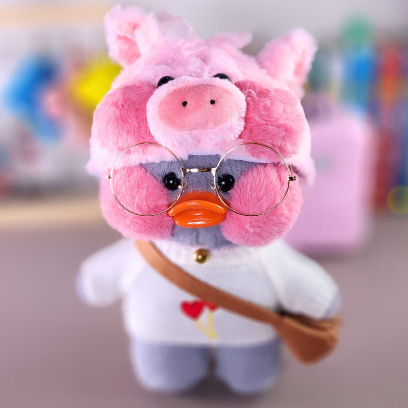 Paper Duck Pato Lalafanfan Cinza de pelúcia com roupas e acessórios blusão branco corações com touca pig