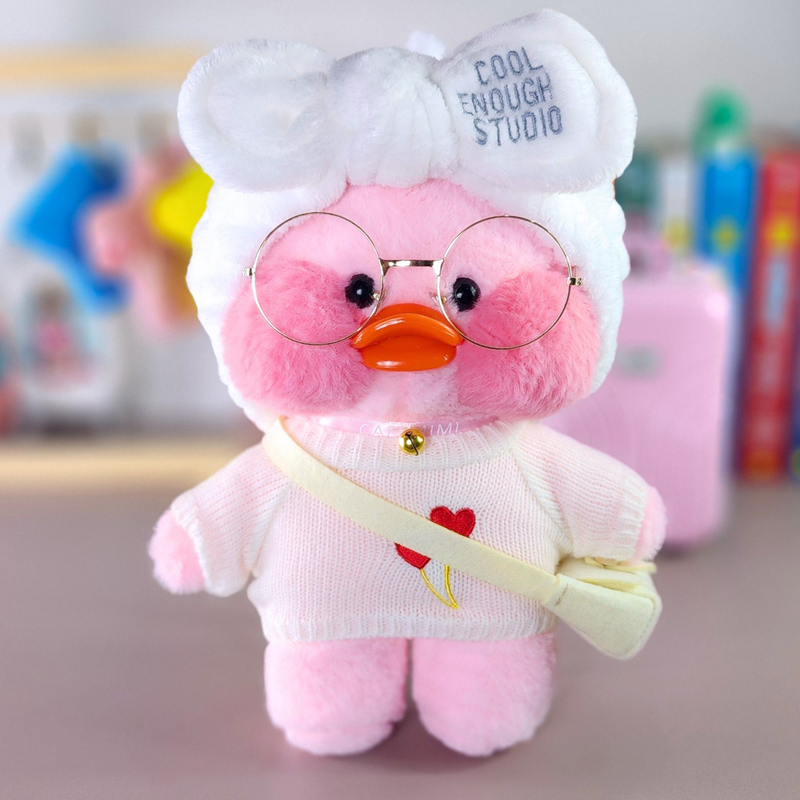 Pato Lalafanfan Rosa Paper Duck de pelúcia com roupas e acessórios blusão branco corações com faixa cool - Pronta entrega