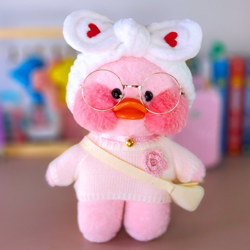 Paper Duck Pato Lalafanfan Rosa de pelúcia com roupas e acessórios blusão branco flor com faixa coração