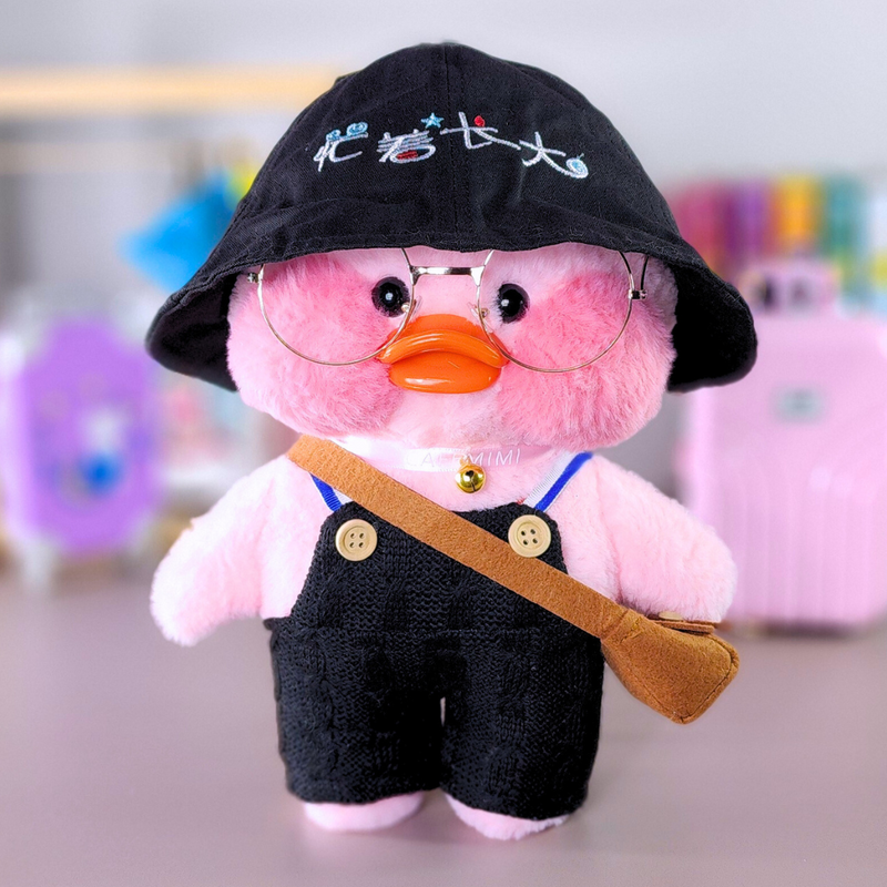 Pato Lalafanfan Rosa Paper Duck de pelúcia com roupas e acessórios macacão preto com chapéu