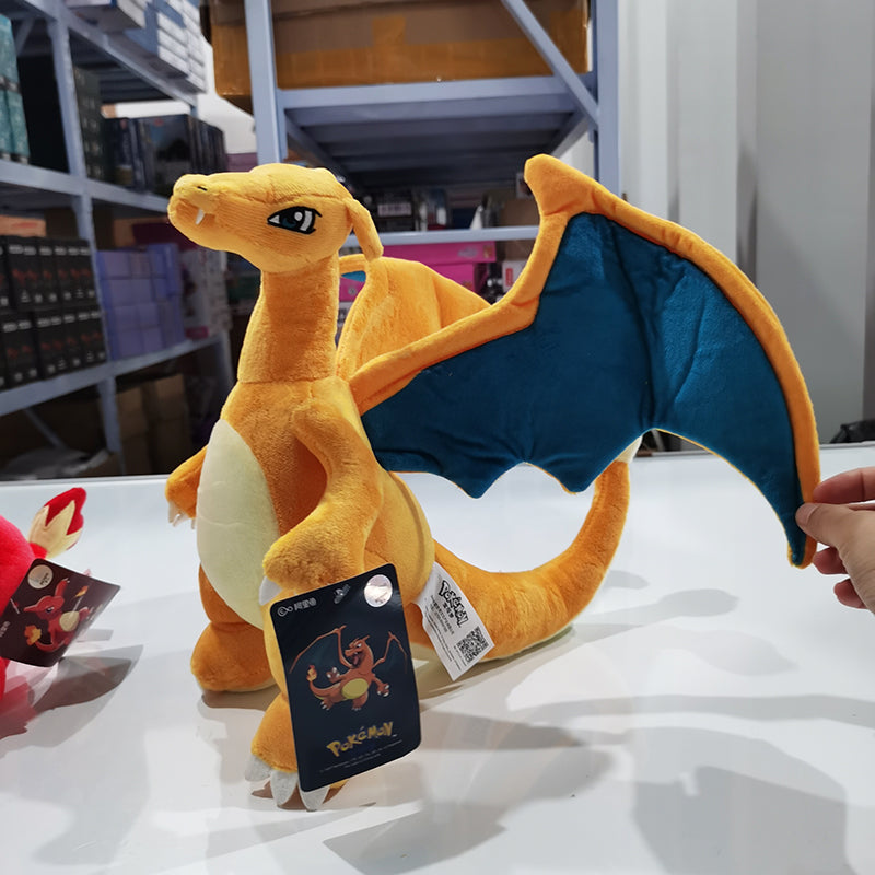 Boneco de pelúcia Charizard Pokémon 25cm